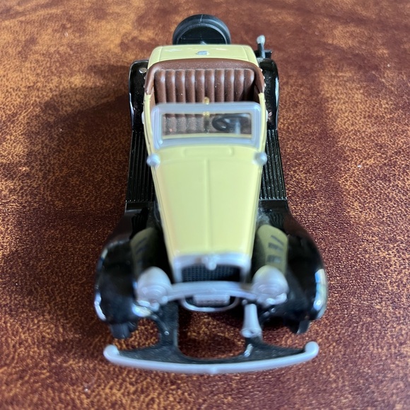 1932 Chevrolet Standard Sports Roadster - 2nd in Collectors’ Series - Die-cast - Picture 2 of 9